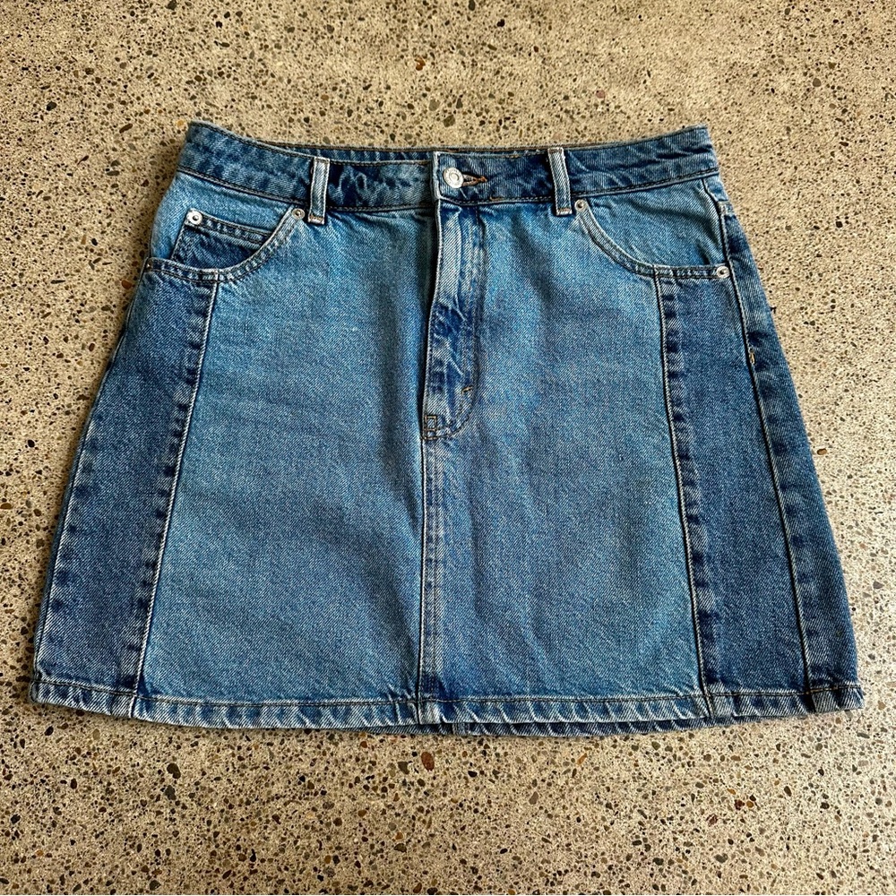 Topshop Women's Denim Stone Wash Mini Skirt with Unique Side Panels - size 8